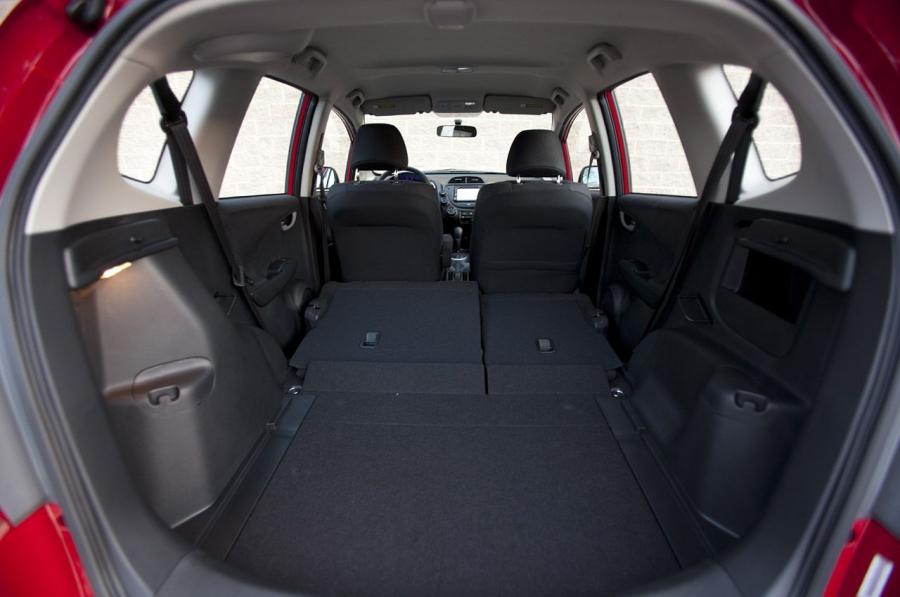  Honda Fit Sport 2013 года  (фото 2 из 31)